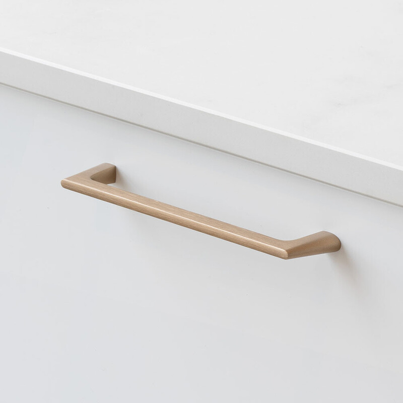 Handtag Liv - 160mm - Borstad Ljus Guld