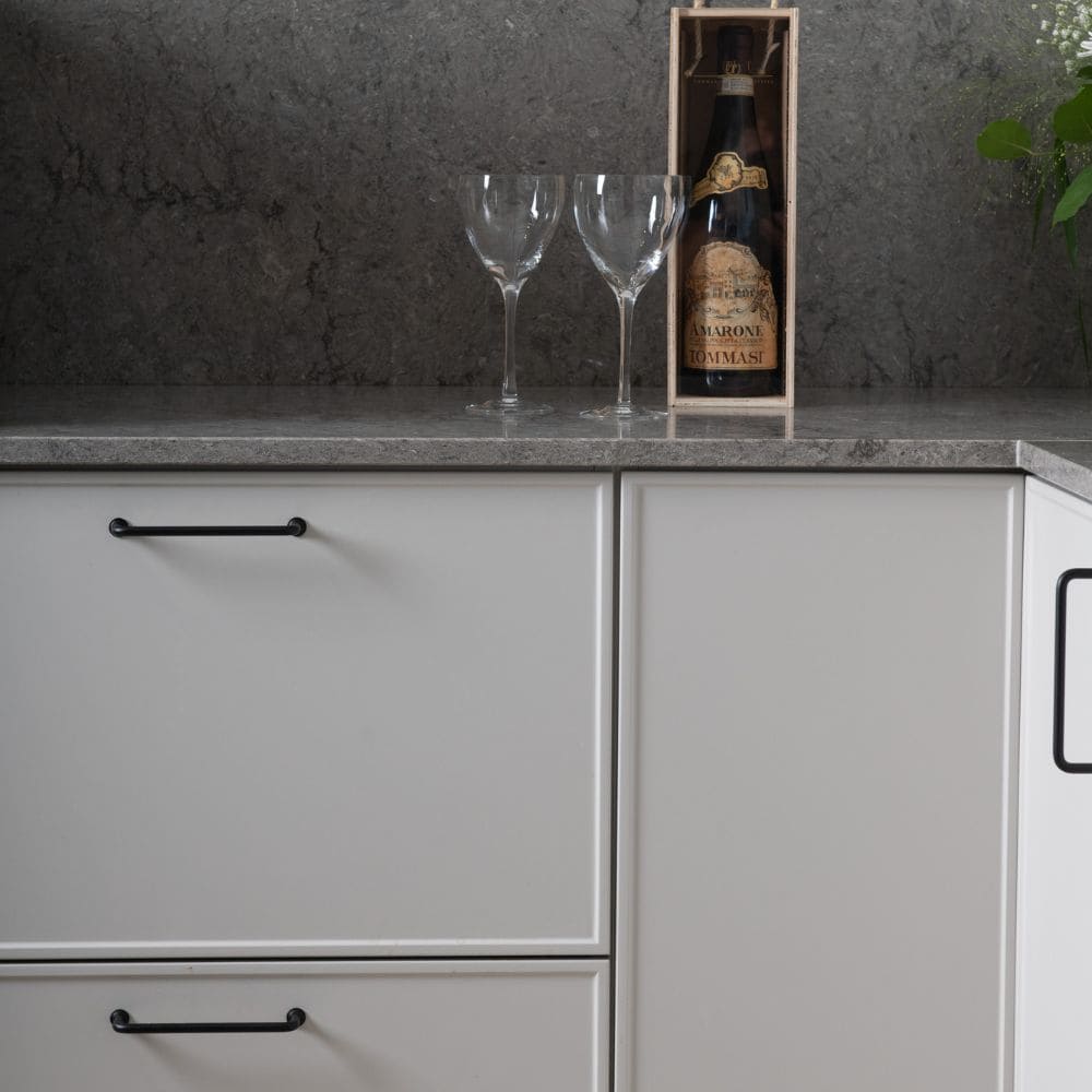 Handtag 1353 Care - Mattsvart